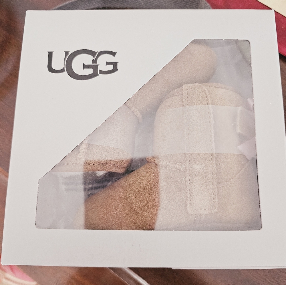Bnib UGG baby booties